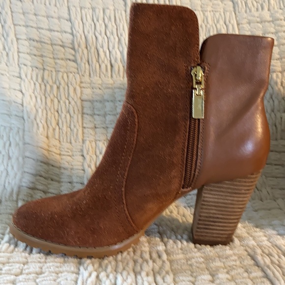 Tahari Glenn Rust Brown Leather Booties Sz 7.5 - Picture 5 of 14
